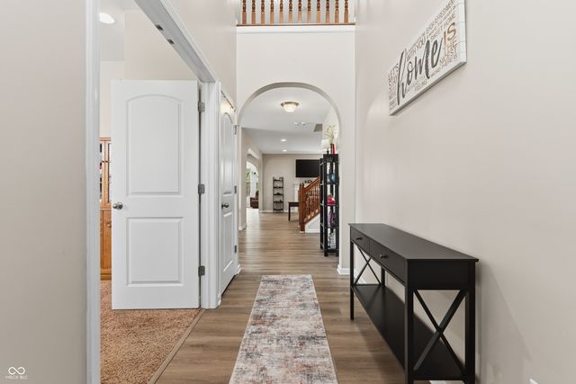 564 Amersham Court, Avon, IN 46123