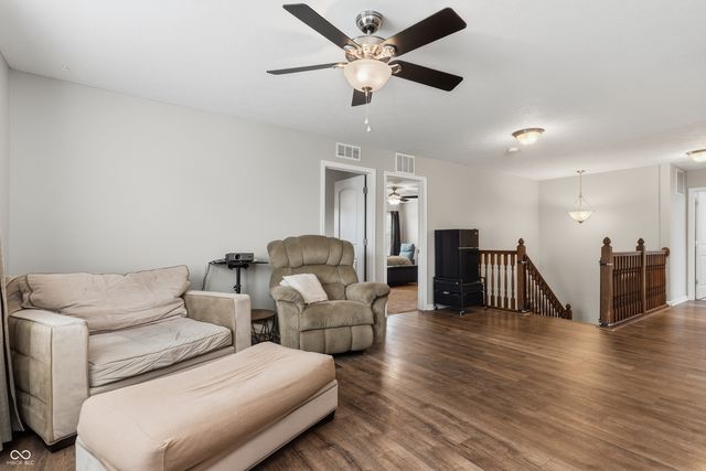564 Amersham Court, Avon, IN 46123