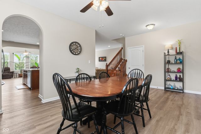 564 Amersham Court, Avon, IN 46123