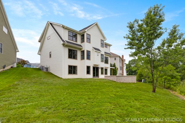 831 Avon Court, Glen Ellyn, IL 60137