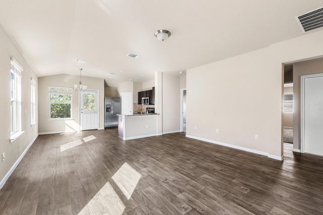 910 Comal RUN, Hutto, TX 78634