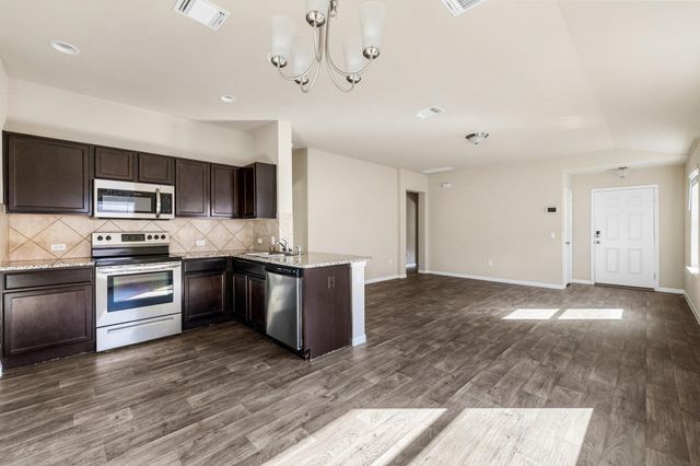 910 Comal RUN, Hutto, TX 78634