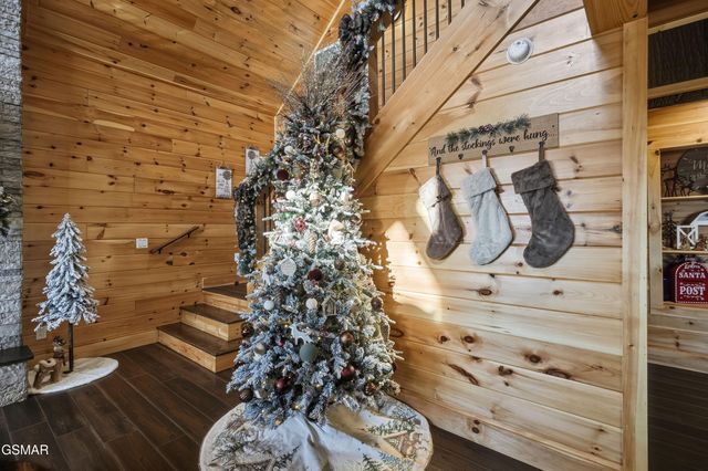 686 Stockton Drive, Sevierville, TN 37876