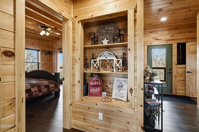 686 Stockton Drive, Sevierville, TN 37876