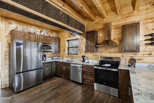 686 Stockton Drive, Sevierville, TN 37876