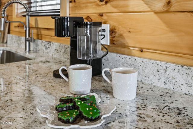 686 Stockton Drive, Sevierville, TN 37876