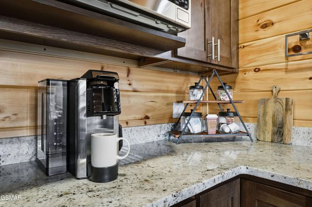 686 Stockton Drive, Sevierville, TN 37876