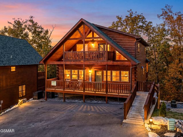 686 Stockton Drive, Sevierville, TN 37876