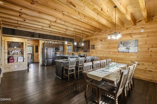 686 Stockton Drive, Sevierville, TN 37876