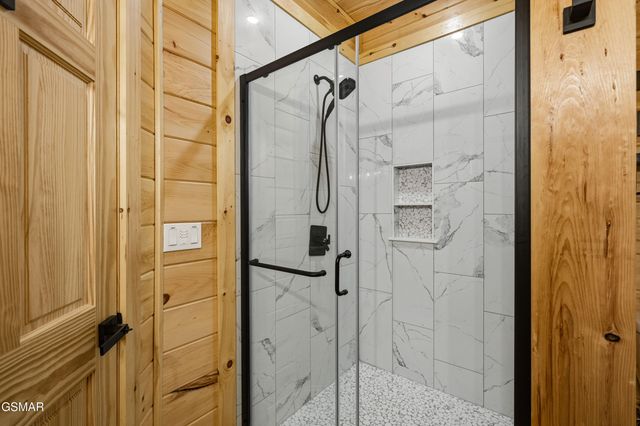 686 Stockton Drive, Sevierville, TN 37876