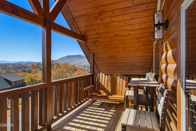 686 Stockton Drive, Sevierville, TN 37876