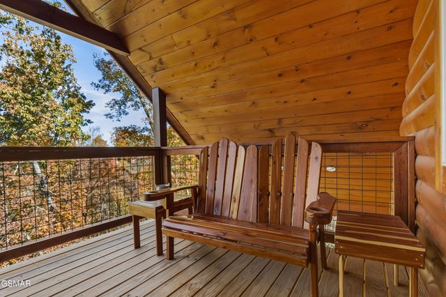 686 Stockton Drive, Sevierville, TN 37876