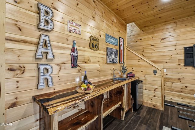 686 Stockton Drive, Sevierville, TN 37876