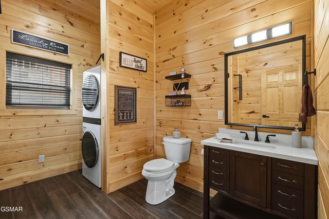 686 Stockton Drive, Sevierville, TN 37876