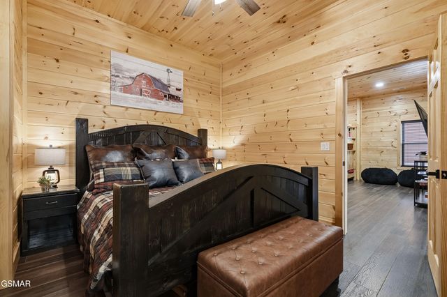 686 Stockton Drive, Sevierville, TN 37876