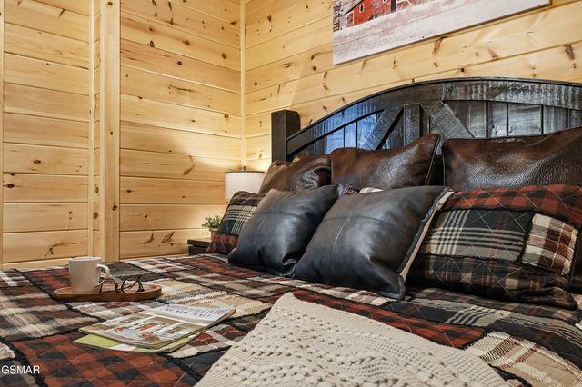 686 Stockton Drive, Sevierville, TN 37876