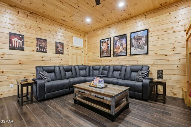 686 Stockton Drive, Sevierville, TN 37876