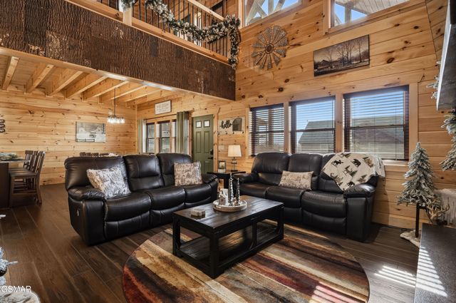 686 Stockton Drive, Sevierville, TN 37876