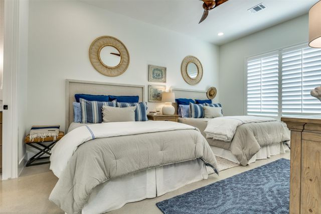 1958 Paradise PKWY, Canyon Lake, TX 78133