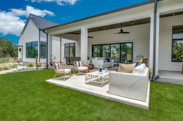1958 Paradise PKWY, Canyon Lake, TX 78133