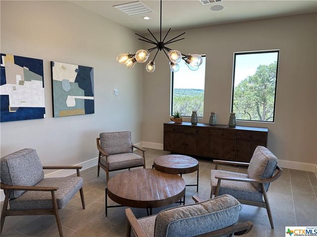 1958 Paradise PKWY, Canyon Lake, TX 78133