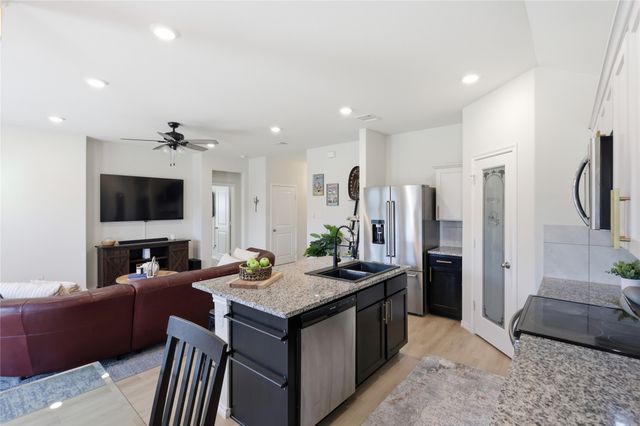 945 Alton Drive, Aubrey, TX 76227