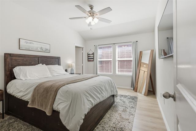 945 Alton Drive, Aubrey, TX 76227