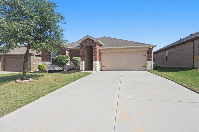 945 Alton Drive, Aubrey, TX 76227