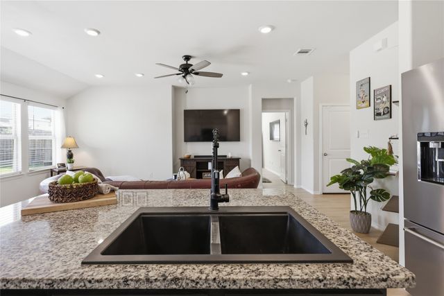 945 Alton Drive, Aubrey, TX 76227