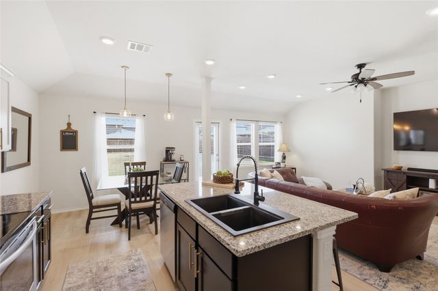 945 Alton Drive, Aubrey, TX 76227
