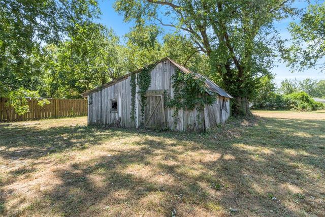 1112 E Harvard Street, Siloam Springs, AR 72761