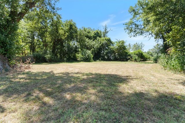 1112 E Harvard Street, Siloam Springs, AR 72761