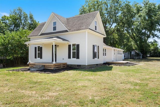 1112 E Harvard Street, Siloam Springs, AR 72761