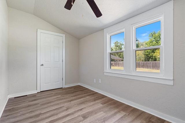 1112 E Harvard Street, Siloam Springs, AR 72761