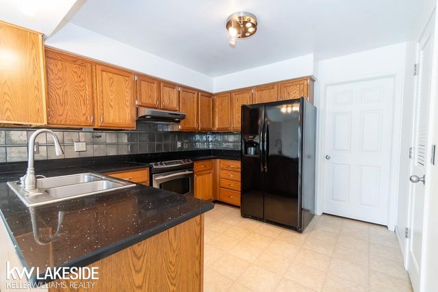 45297 Universal Court, Shelby Twp, MI 48317