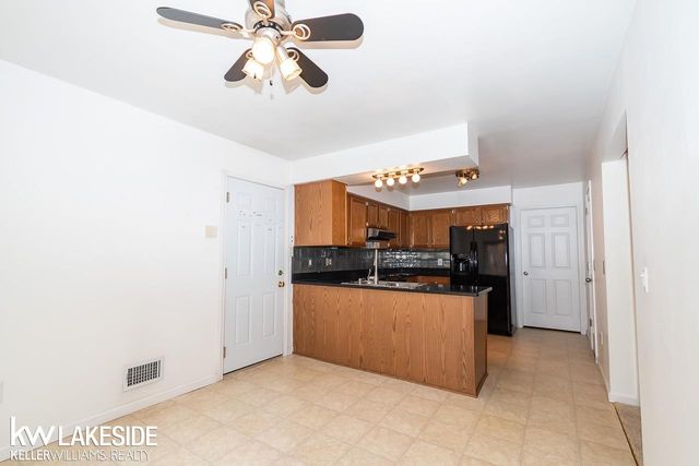 45297 Universal Court, Shelby Twp, MI 48317