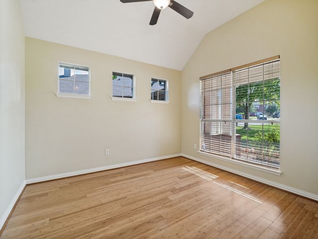 1316 Valley Stream Drive, Wylie, TX 75098