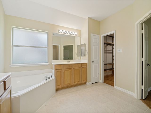 1316 Valley Stream Drive, Wylie, TX 75098
