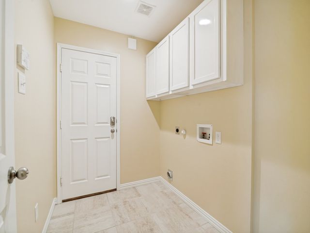 1316 Valley Stream Drive, Wylie, TX 75098