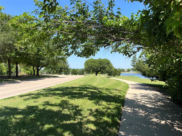 1316 Valley Stream Drive, Wylie, TX 75098
