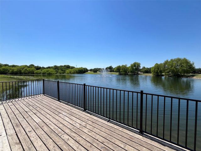 1316 Valley Stream Drive, Wylie, TX 75098