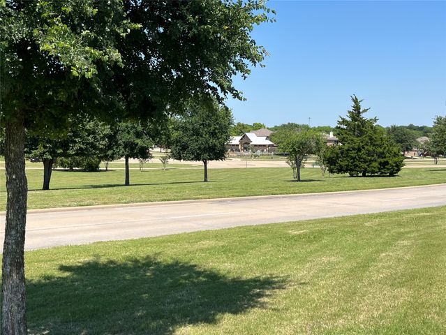 1316 Valley Stream Drive, Wylie, TX 75098