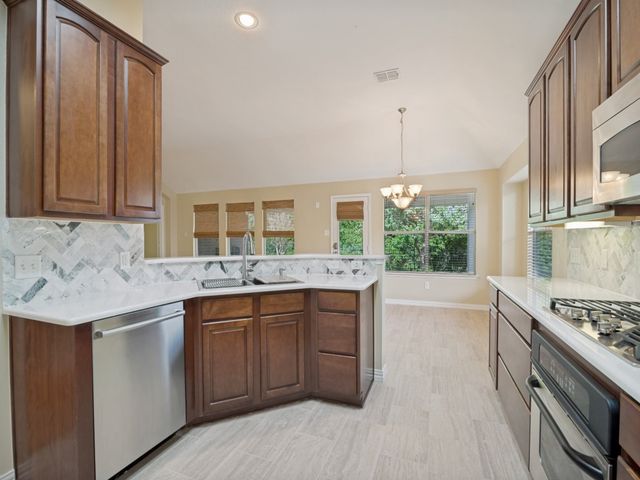 1316 Valley Stream Drive, Wylie, TX 75098