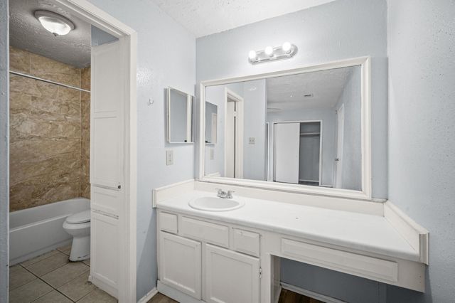 3215 Dragonwick Drive, Houston, TX 77045