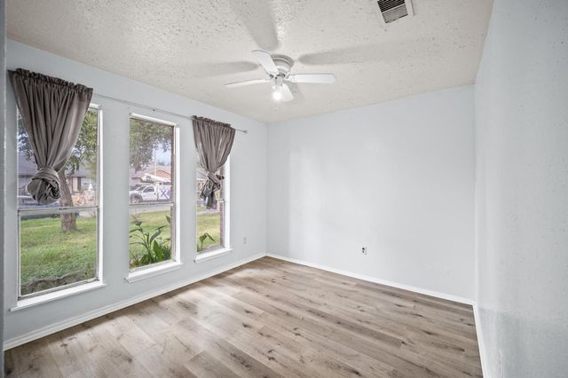 3215 Dragonwick Drive, Houston, TX 77045