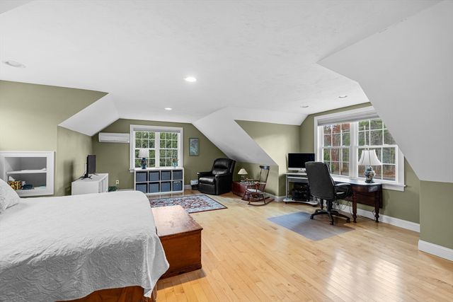 291 County Rd, Marion, MA 02738