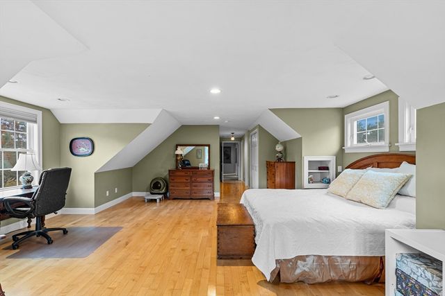 291 County Rd, Marion, MA 02738