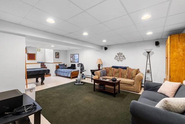 291 County Rd, Marion, MA 02738