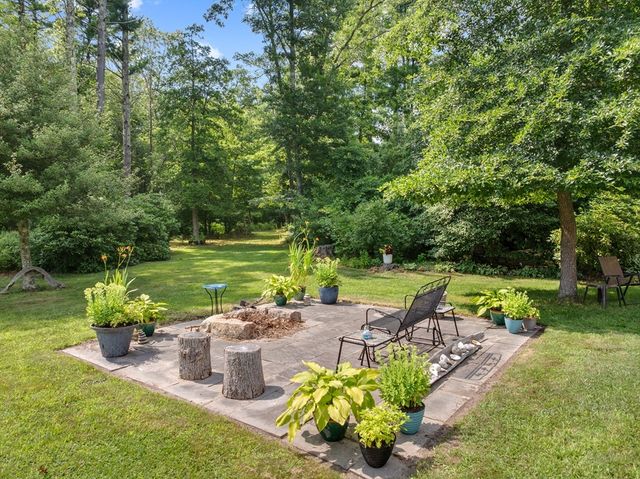 291 County Rd, Marion, MA 02738