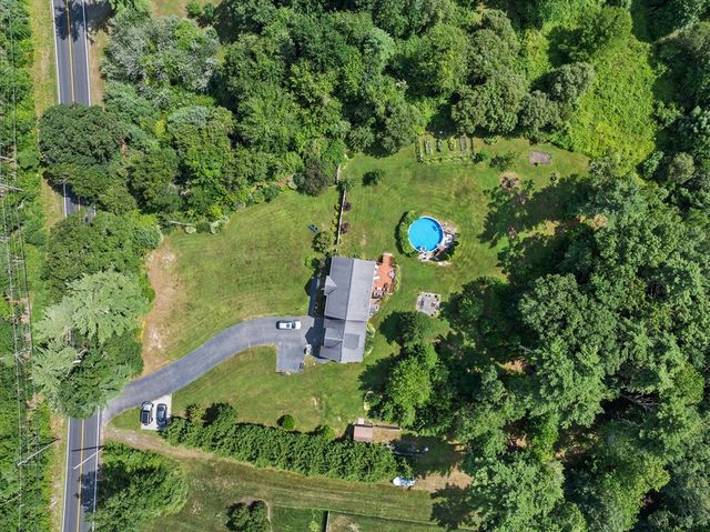 291 County Rd, Marion, MA 02738